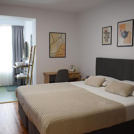 Feels Like Home Studio Apartments - Flh Albania Тирана Экстерьер фото
